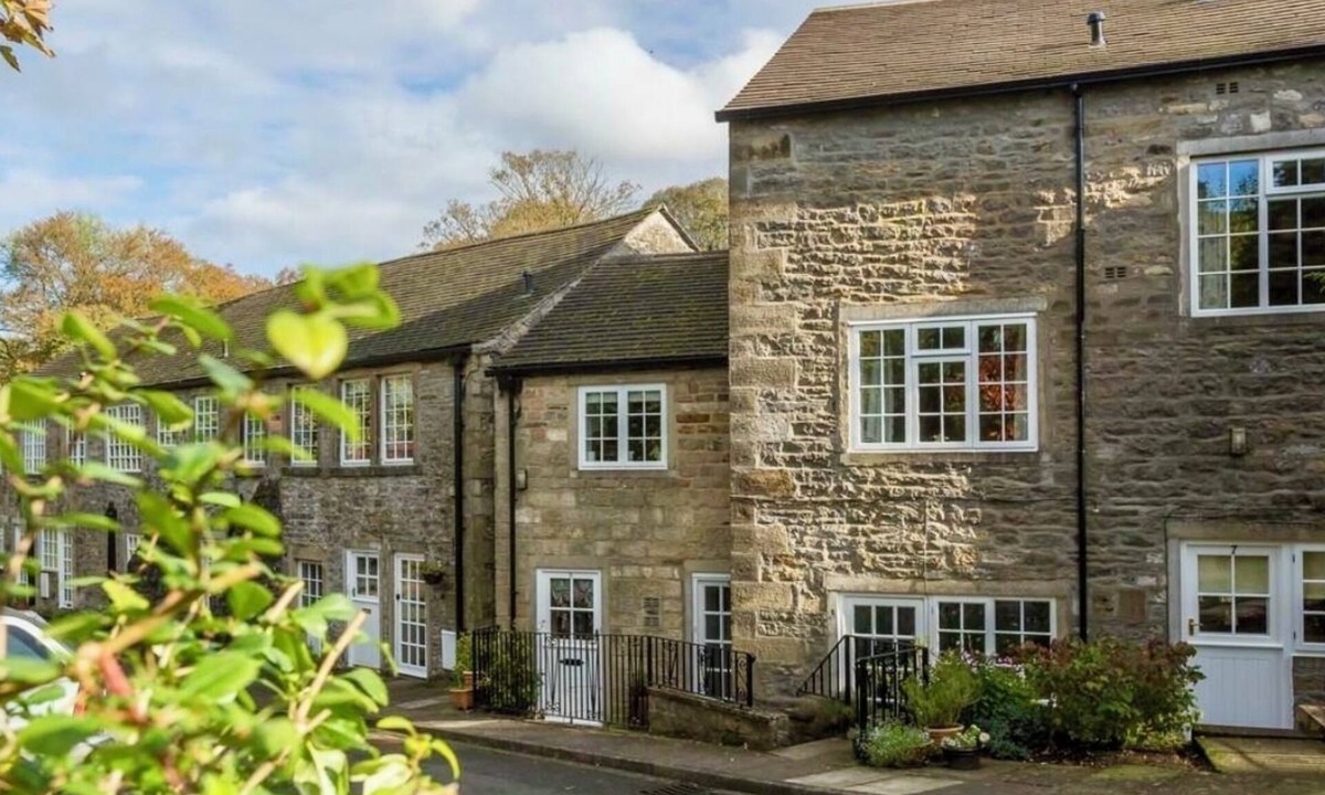 Airton Apartment | Beautiful Riverside Cottage Apartment in Malhamdale for 1 to 4 people.