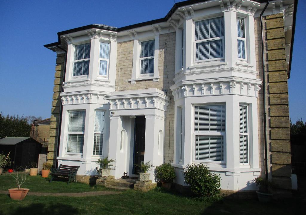 Ryde Apartment | Beautiful Spacious Apartment 1st Floor Sleeps 5