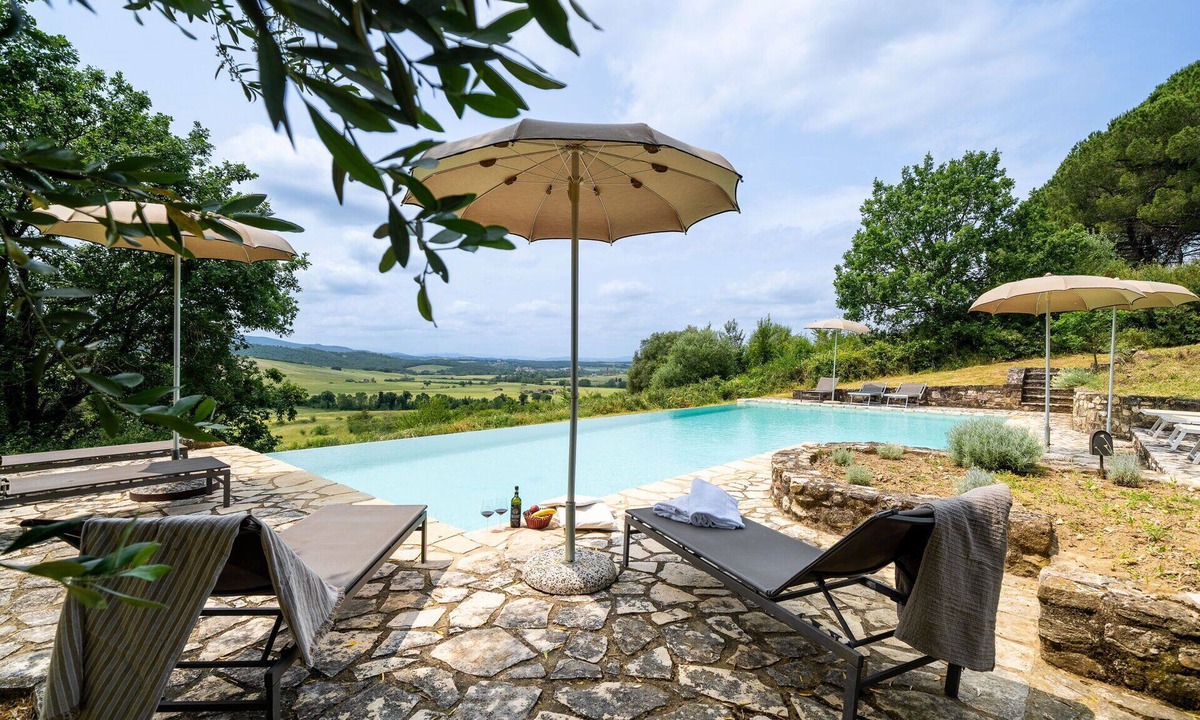 Lilliano Villa | Beautiful villa for 10 people with private pool, A/C, WIFI, TV and panoramic view