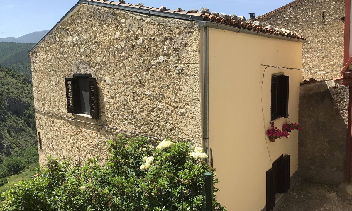 Pacentro House | Beautifully situated holiday home in one of the most Borgho of Italy