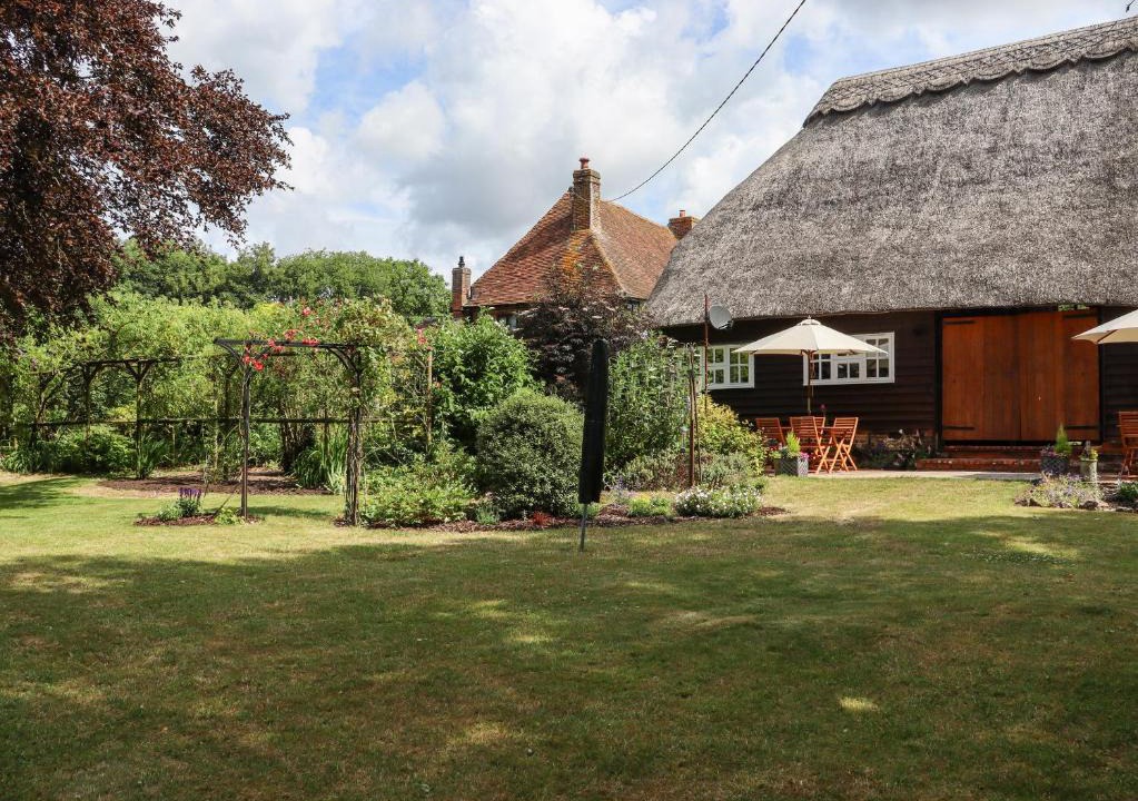 Etchinghill House | Blackbird Cottage at Boyke Manor