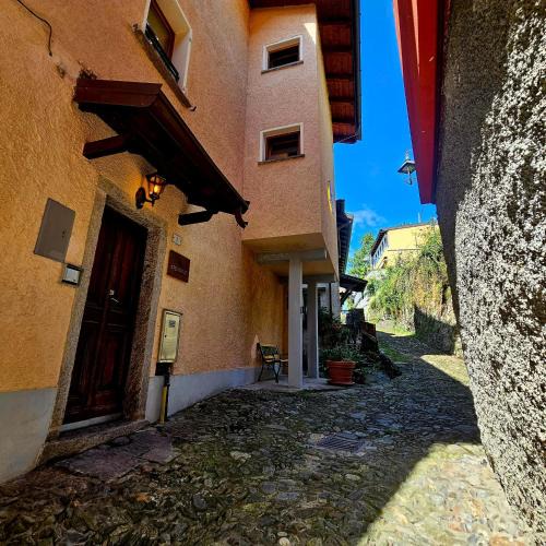 Maccagno House | Borgo Paradiso Guest House