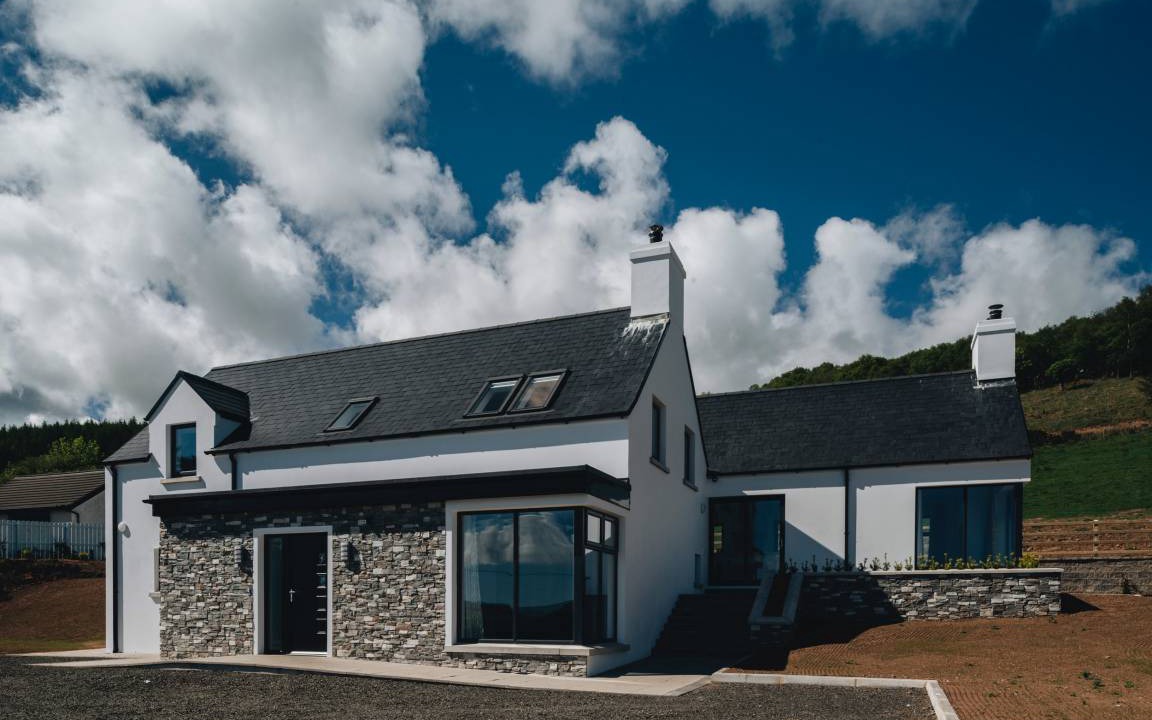 Ballycastle Cottage | Cabin ∙ 3 bedrooms ∙ 7 guests