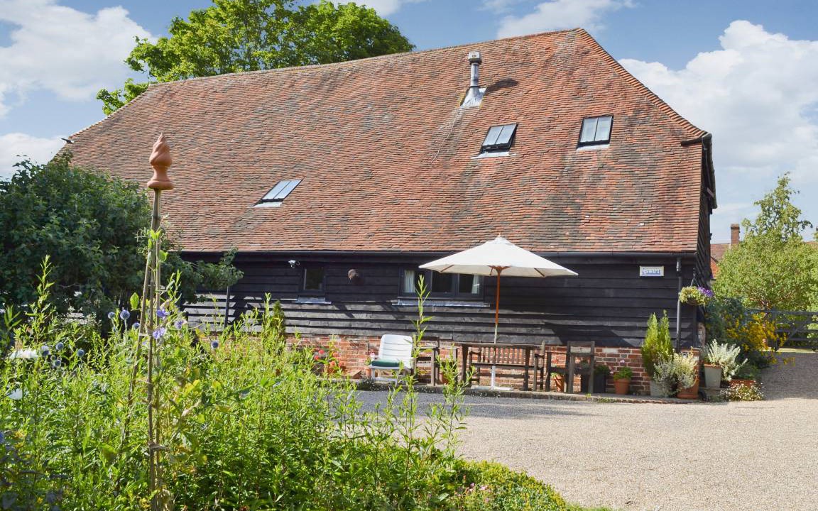 Burwash Cottage | Cabin ∙ 2 bedrooms ∙ 3 guests