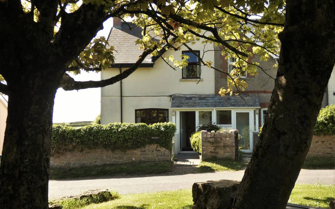 Crynant Cottage | Cabin ∙ 3 bedrooms ∙ 4 guests