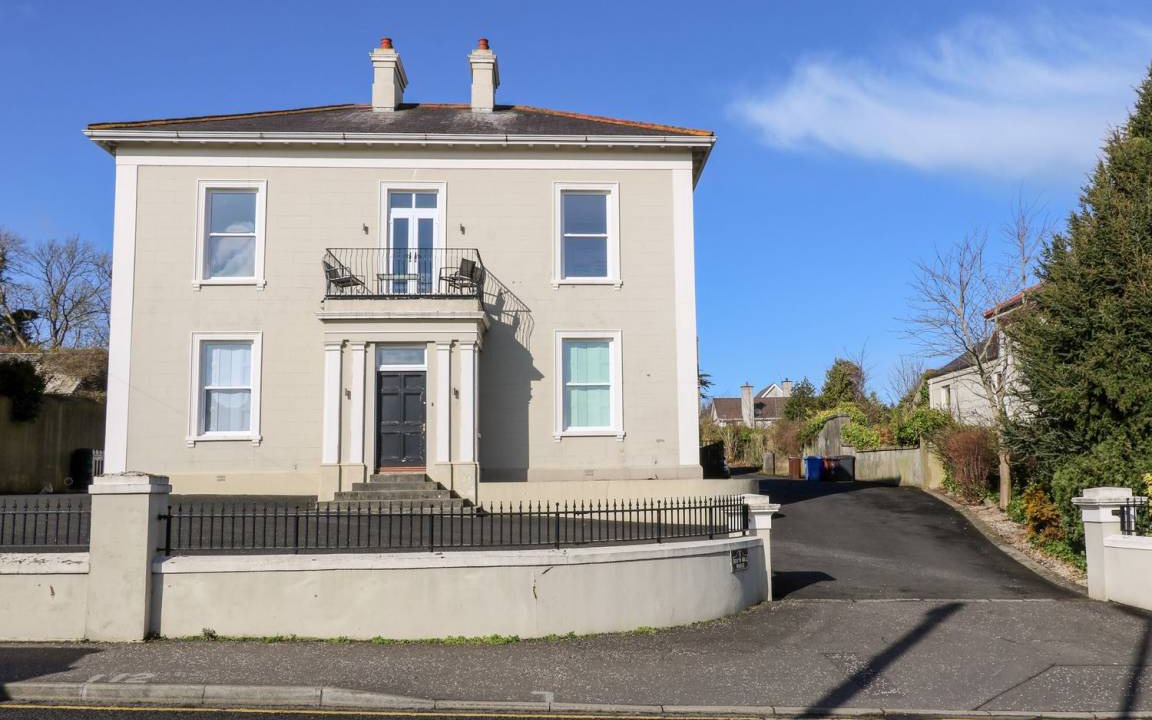 Ballycastle Cottage | Cabin ∙ 3 bedrooms ∙ 6 guests