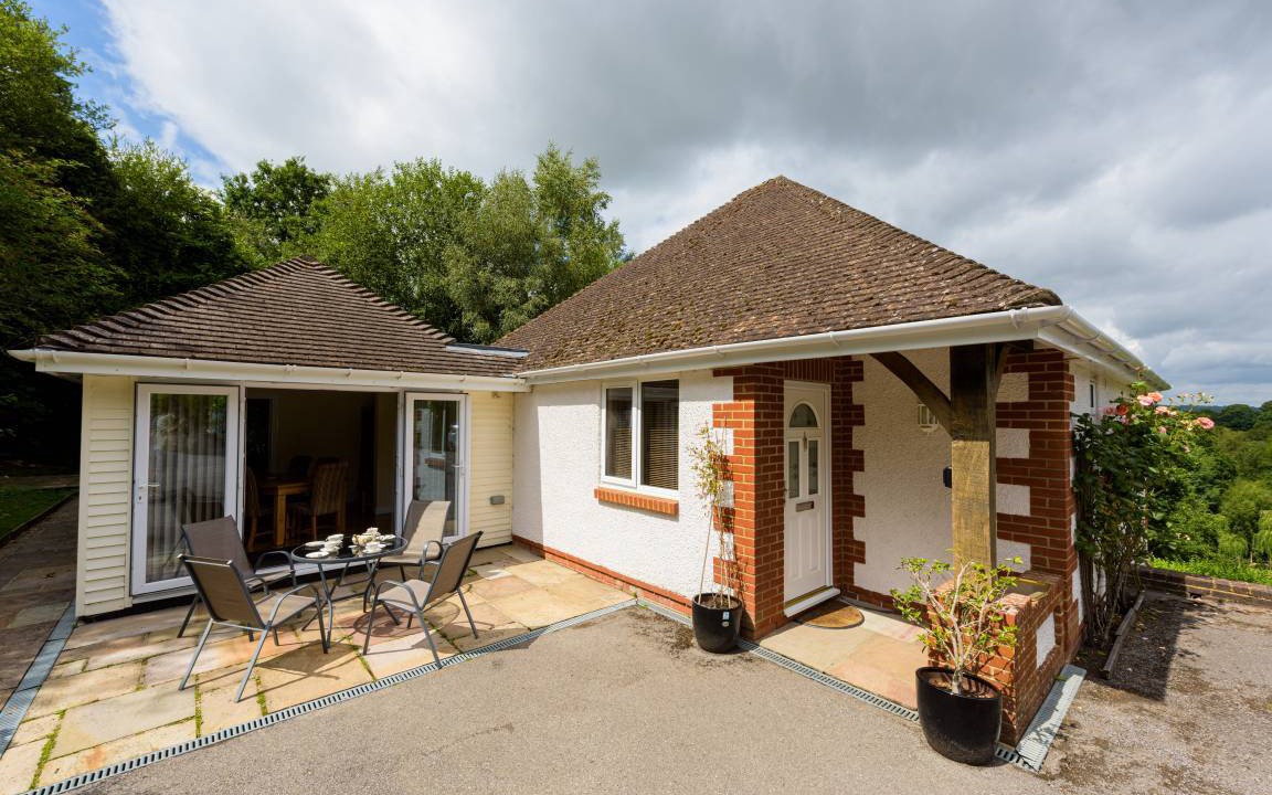 Buxted Cottage | Cabin ∙ 3 bedrooms ∙ 5 guests