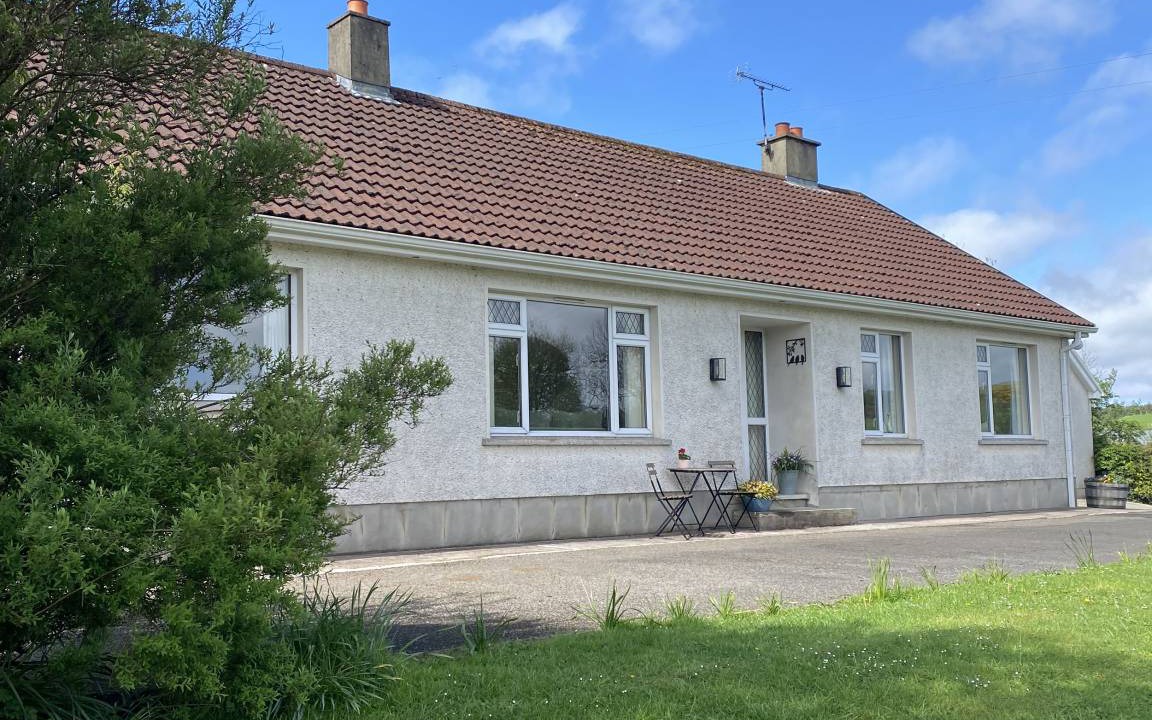 Enniskillen Cottage | Cabin ∙ 3 bedrooms ∙ 5 guests