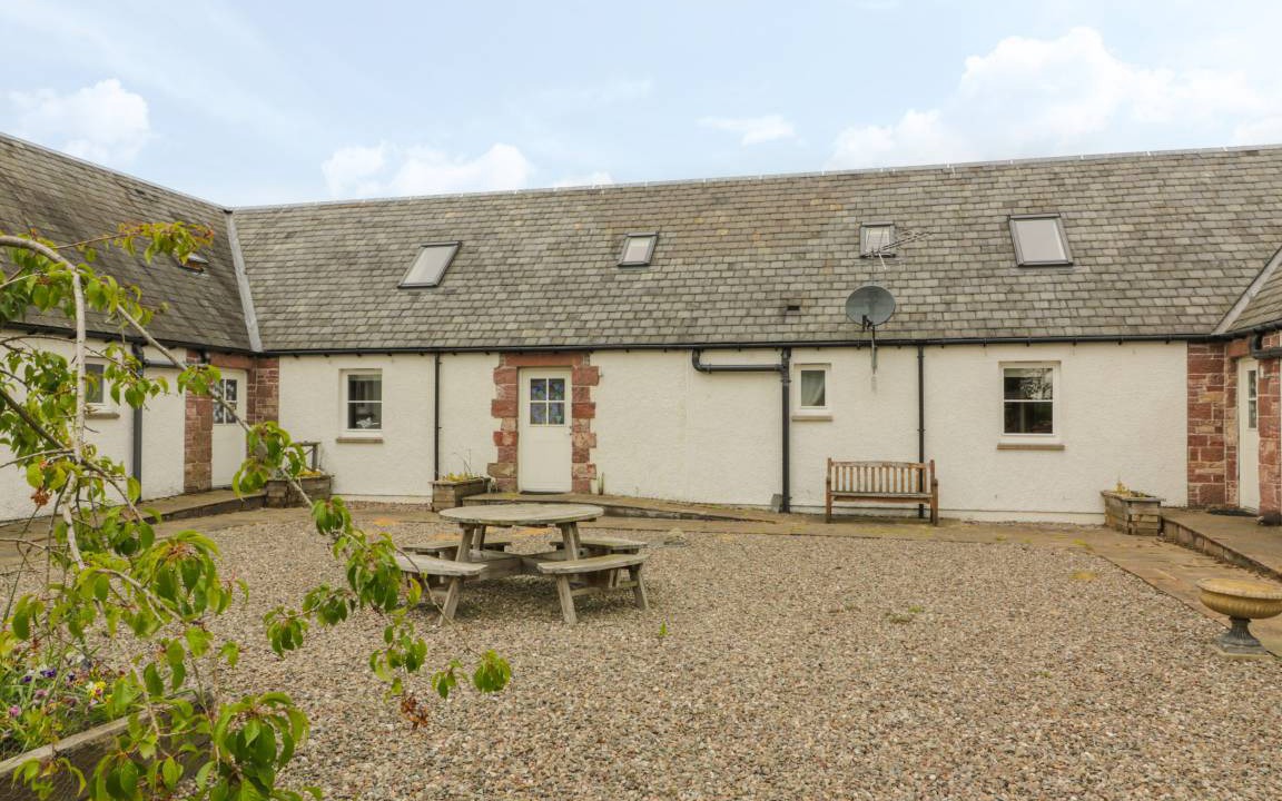 Murthly Cottage | Cabin ∙ 3 bedrooms ∙ 6 guests