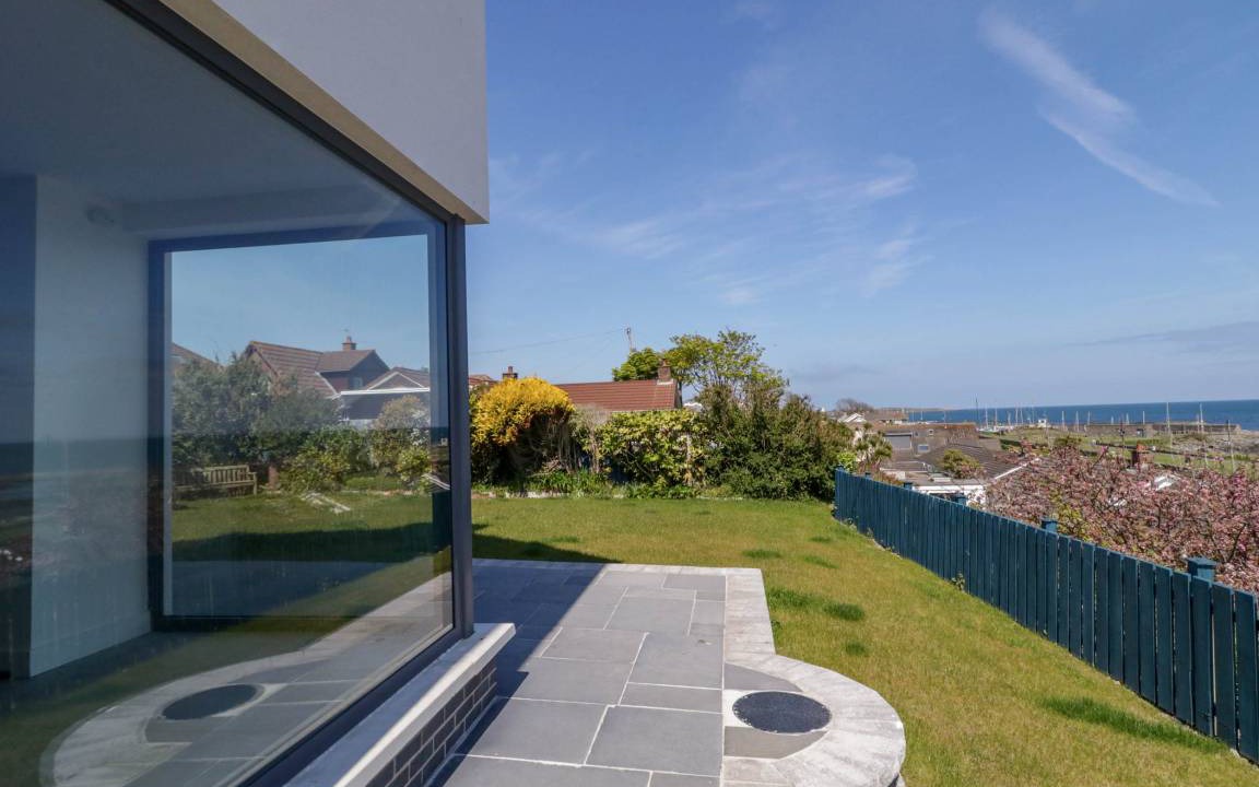 Donaghadee Cottage | Cabin ∙ 4 bedrooms ∙ 8 guests