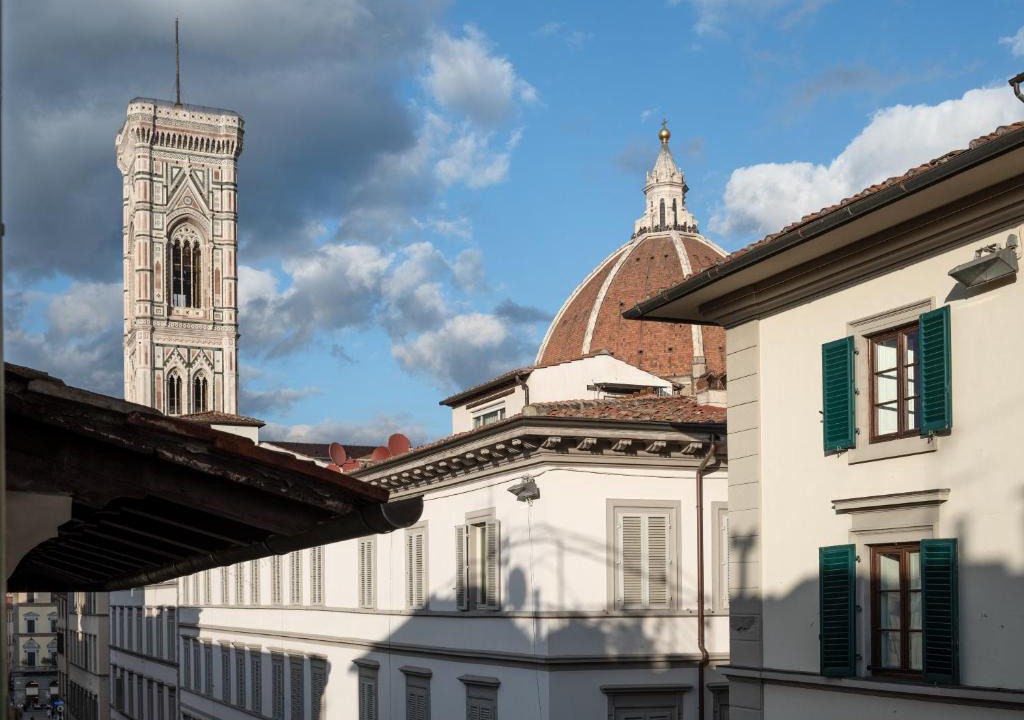 San Giovanni Apartment | Calzaiuoli Apartment