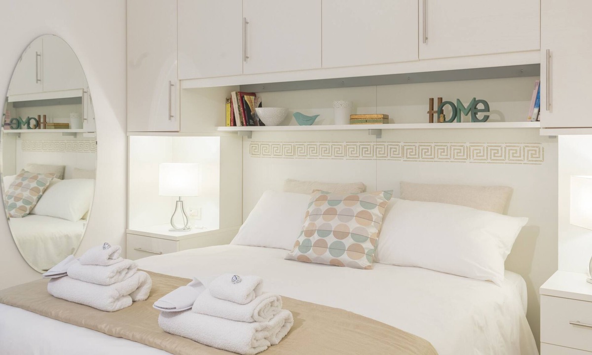 Historic Center Apartment | Casa Letizia TWO bright apartments a stone's throw from the WiFi towers