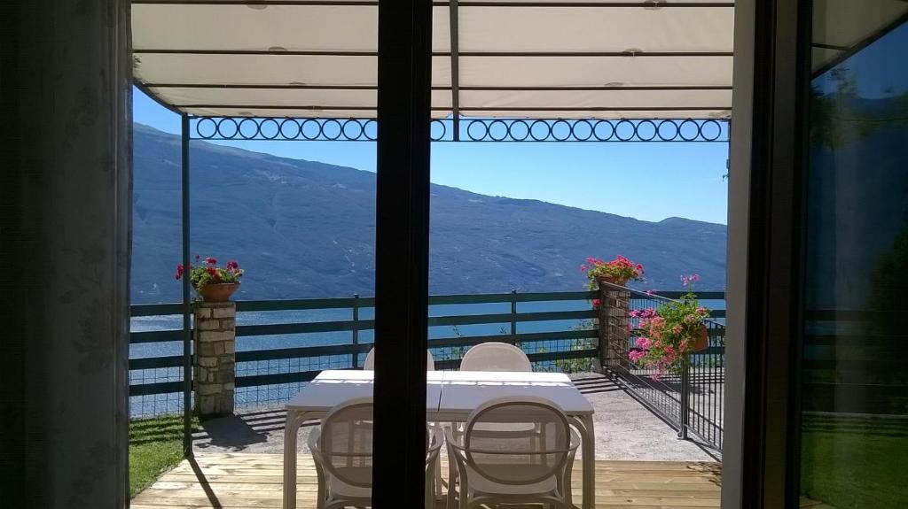 Gardola Apartment | CASA NAVLA' AppartamentI "Ulivi"- "Fiori" -"Velieri"-"Luna"-"Nido"-"Taverna"
