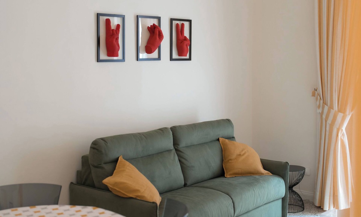 Naples City Centre Apartment | Charming street view apartment in fabulous Napoli historic center with WiFi, AC