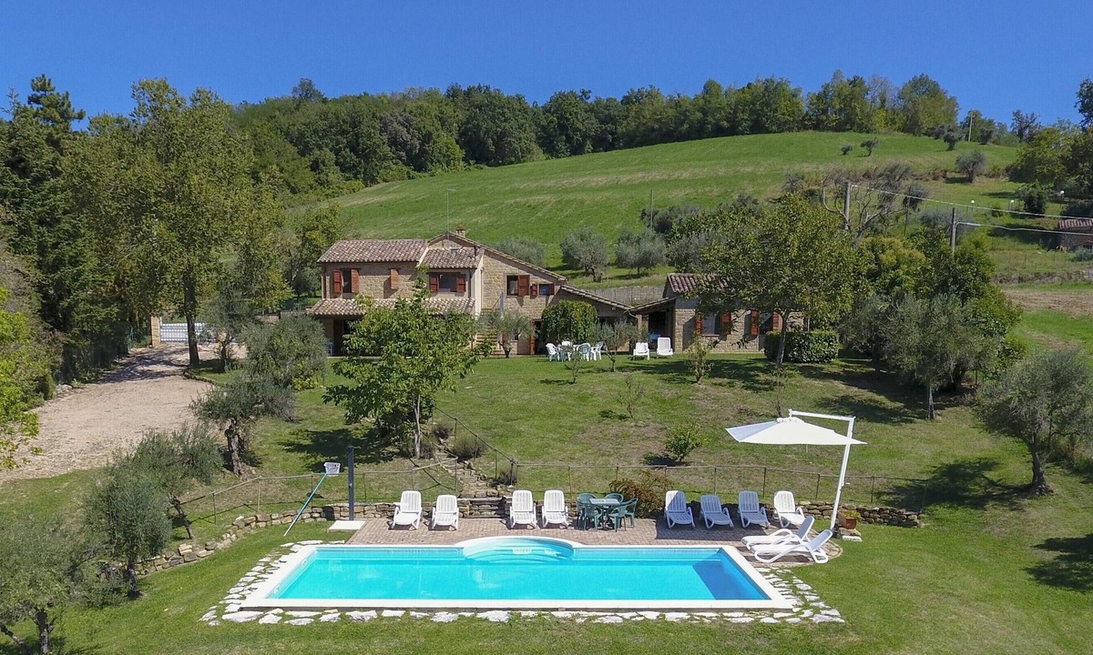 Gualdo House | Charming Villa in Marche, private pool and fantastic landscape