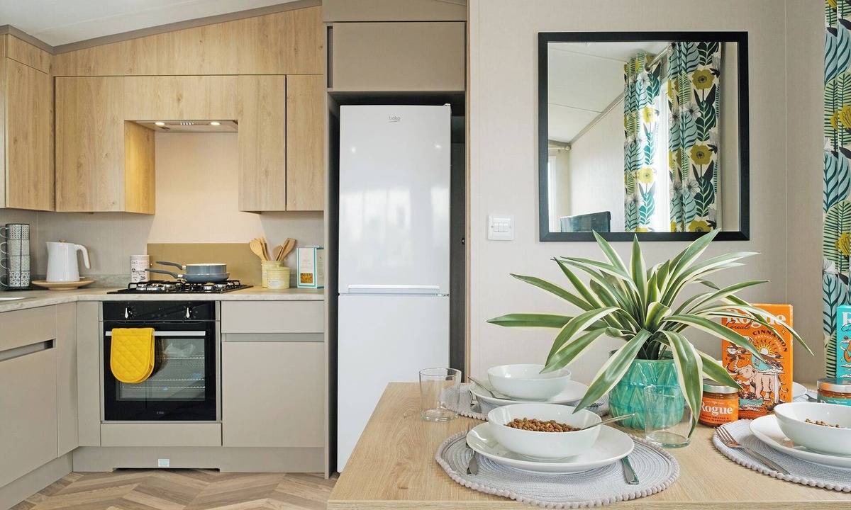 Ascog House | Comfortable, modern two-bedroom caravan sleeping four people.