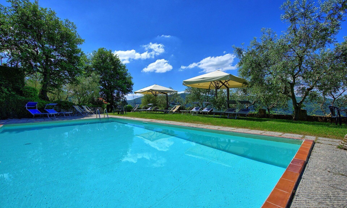 Greve in Chianti Apartment | Cosy apartment with pool, WIFI, TV, patio, pets allowed, panoramic view, close to Greve In Chianti