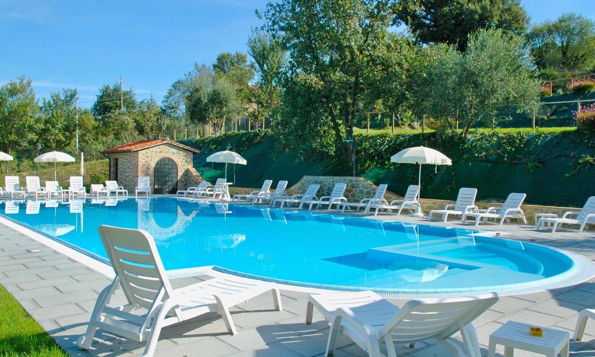 Popoltaio-Schiacciato Villa | Cosy apartment in villa for 4 guests with pool, A/C, WIFI, TV and patio