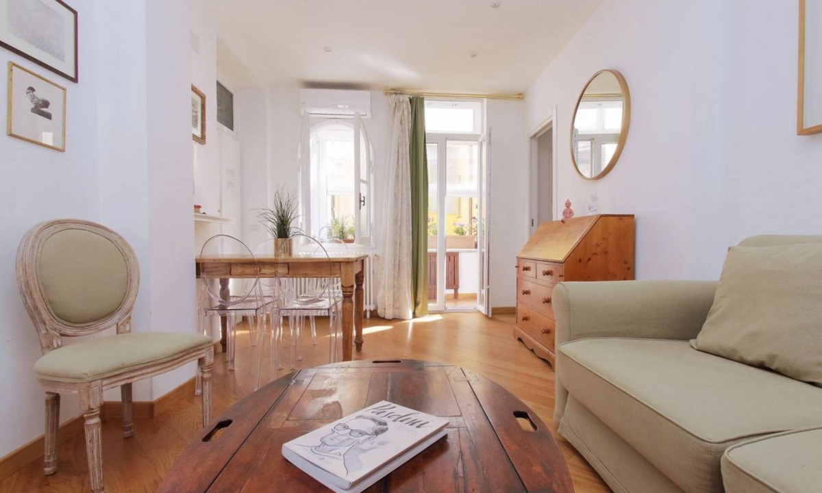 Rione III Colonna Apartment | Cozy apartment for 6 near Piazza di Spagna