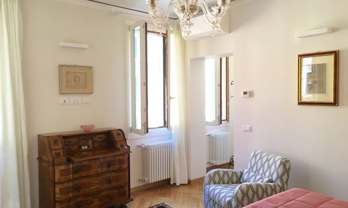 Dorsoduro Apartment | DAISY HOUSE ACADEMY