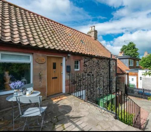 Cockburnspath Apartment | Delightful Garden Upper Cottage in Oldhamstocks East Lothian