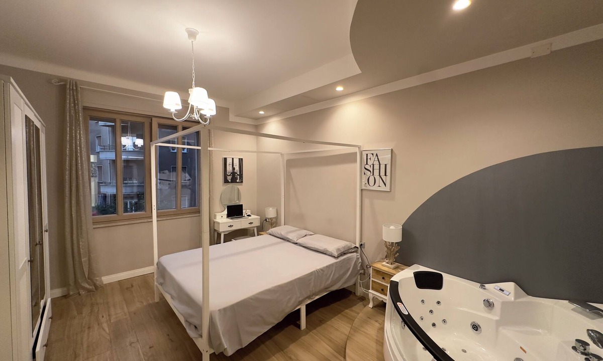 Barriera Vecchia-San Giacomo House | DORIAN GRAY LUXURY SUITE