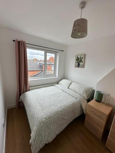 Queens Quarter House | Double bedroom on the Ormeau Road