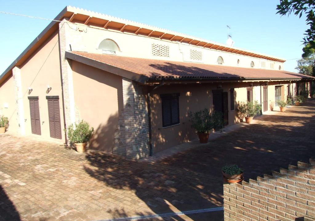 Treia House | double twin room private bathroom for swimming pool use