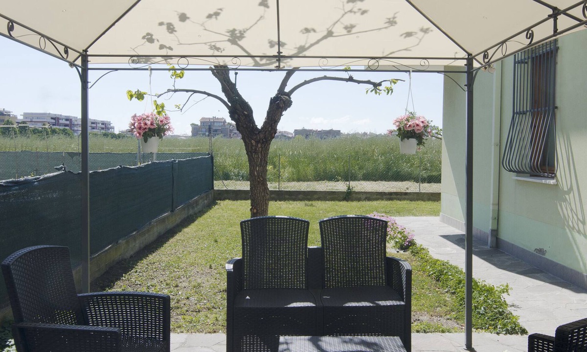 Bellariva Apartment | Elegant and spacious apartment with private garden near the sea.