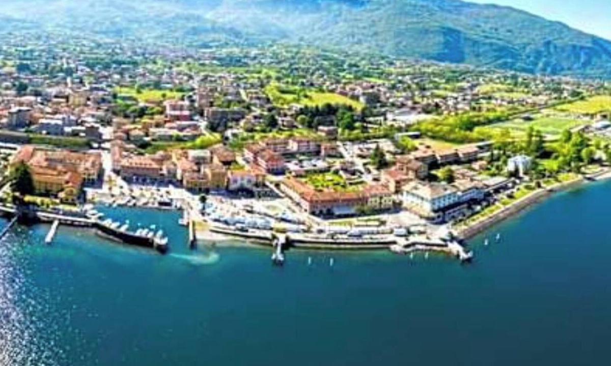 Colico Apartment | Elegant & Spacious Lakefront Retreat with Pool, Beach Access & Panoramic Views