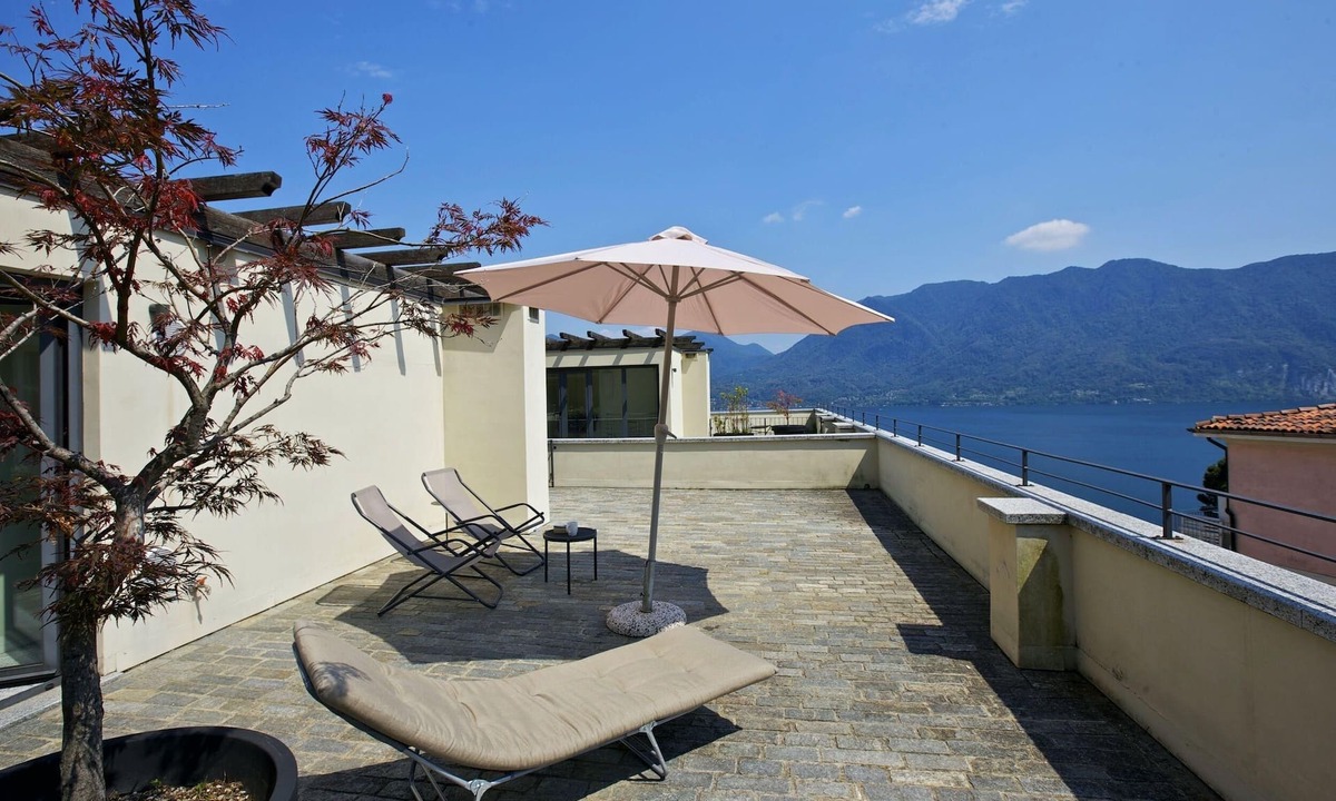 Ghiffa Apartment | Exceptional 3 bedroom apartment with roof terrace in the former spa baths of Ghiffa