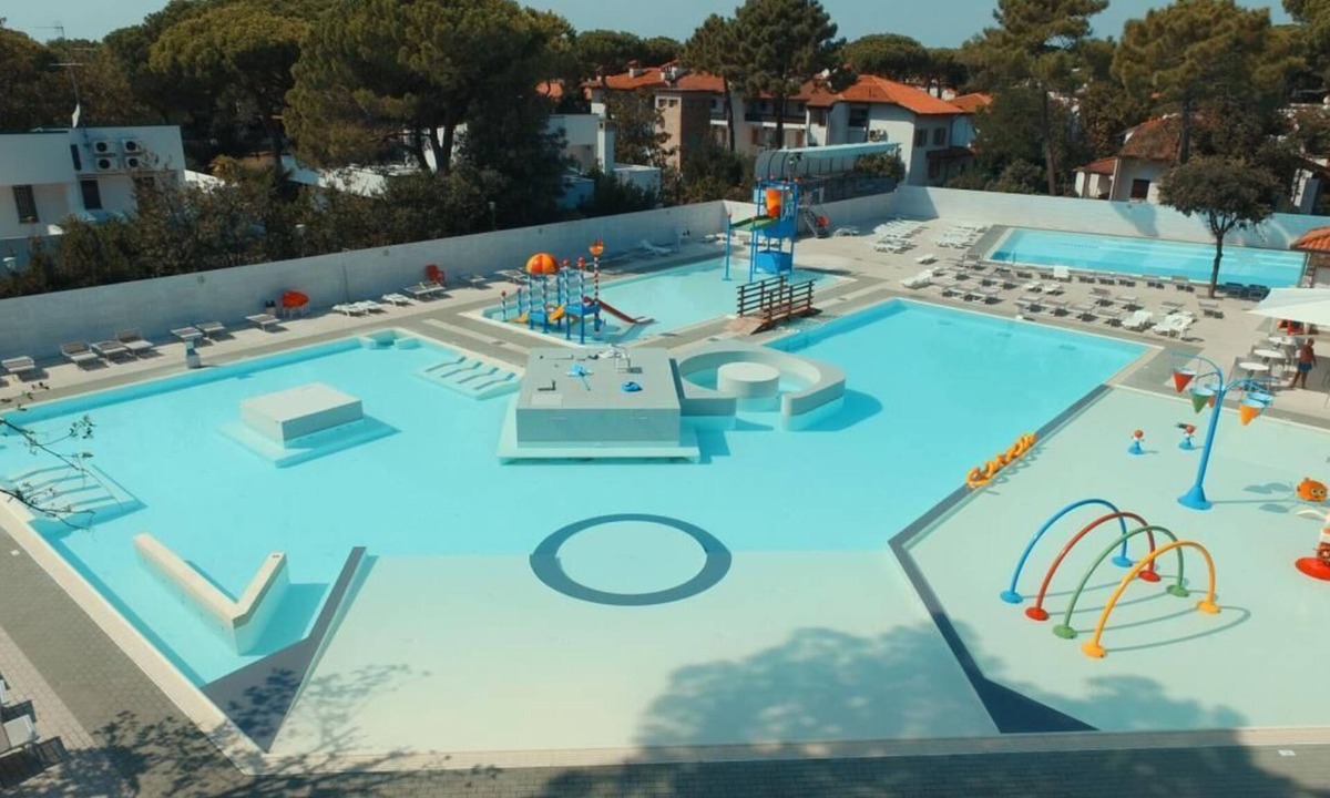 Lido di Spina House | Feriendorf Mare Pineta Giglio für 4 Personen