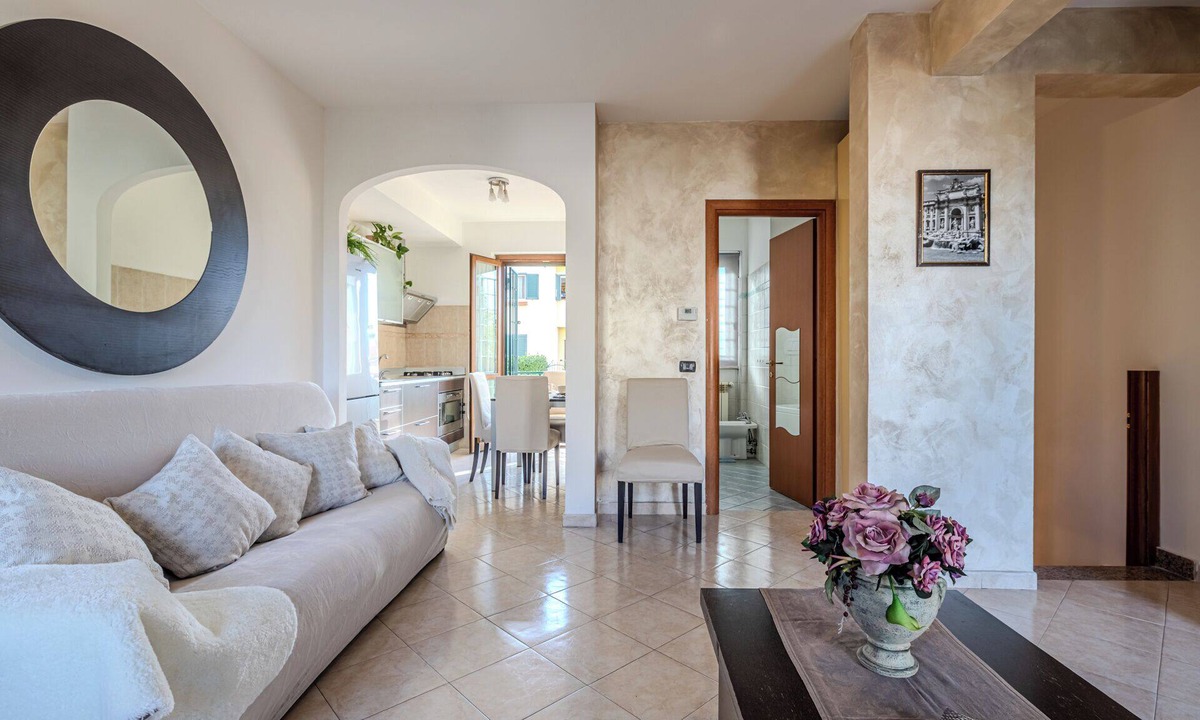 Rome Province Apartment | Five minutes away from the Lunghezza Castle court gardens serving the public