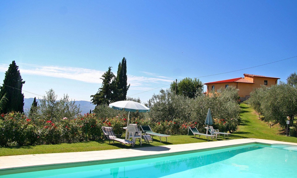 Loro Ciuffenna Apartment | "Gelso" farmhouse apt, swim pool, pvt garden, stunning view, very peaceful