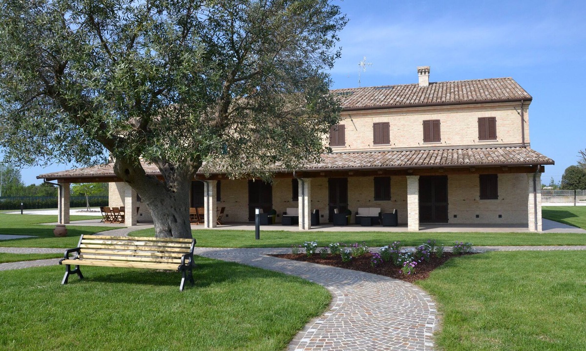 Mondolfo Apartment | GIGLIO: APARTMENT WITH SWIMMING POOL 5 MINUTES FROM THE SEA