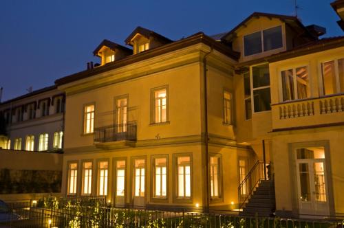 Hotel Varese | Downtown
