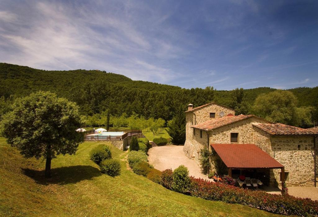 Monterchi Villa | Il Mulino - beautiful, family-friendly Tuscan villa with fenced pool