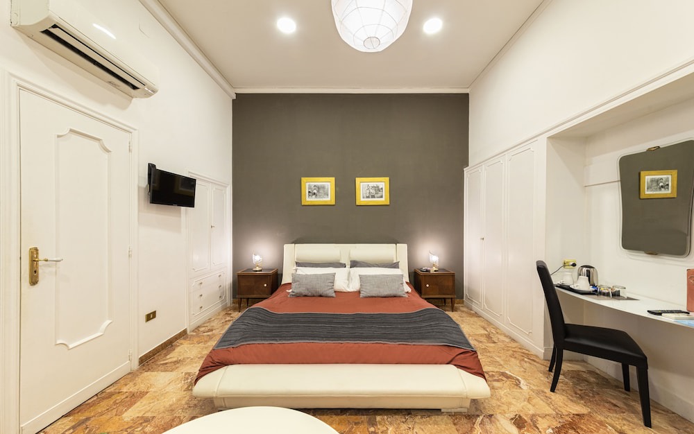 Montecalvario Hotel | Il Ventre di Napoli Broggia
