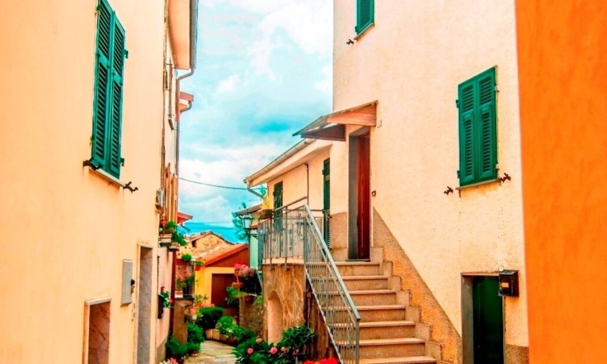 Carrodano House | Immersion to the green, far from the crowd but 14 km from the sea and the Cinque Terre