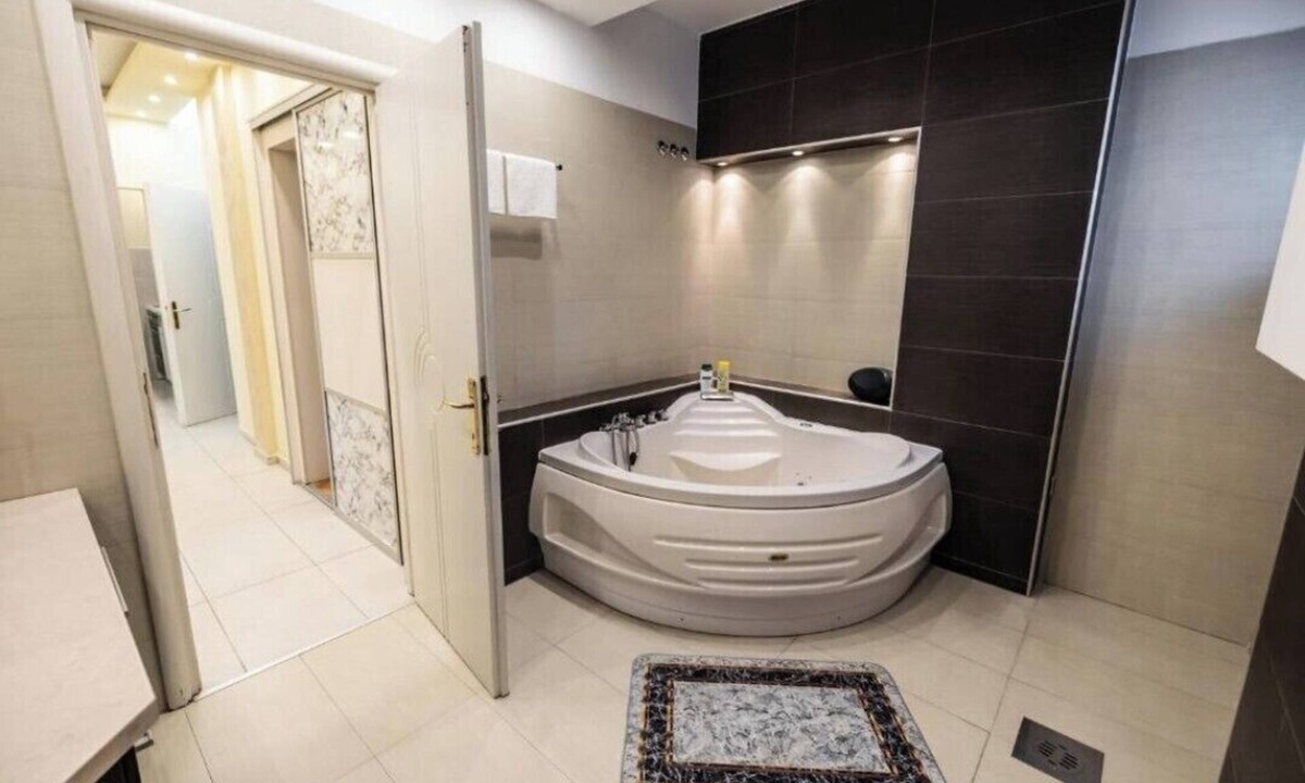 Novi Sad Villa | In the Town villa with garden and parking