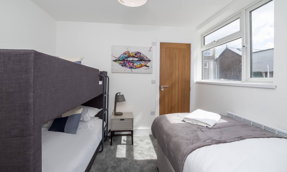 York Cottage | Innvigour Bespoke House - sleeps 20 guests in 6 bedrooms