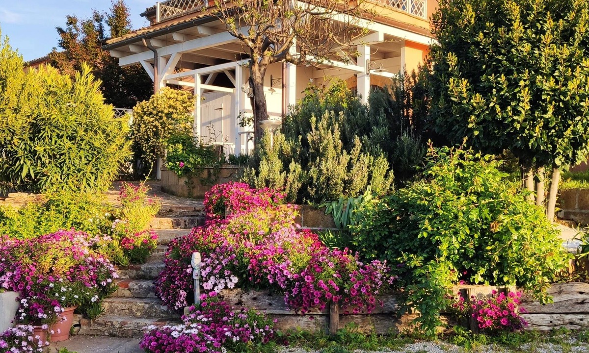 Potenza Picena Apartment | Joka - Red Apartment - Oasi of relaxation 10 minutes fro, the sea