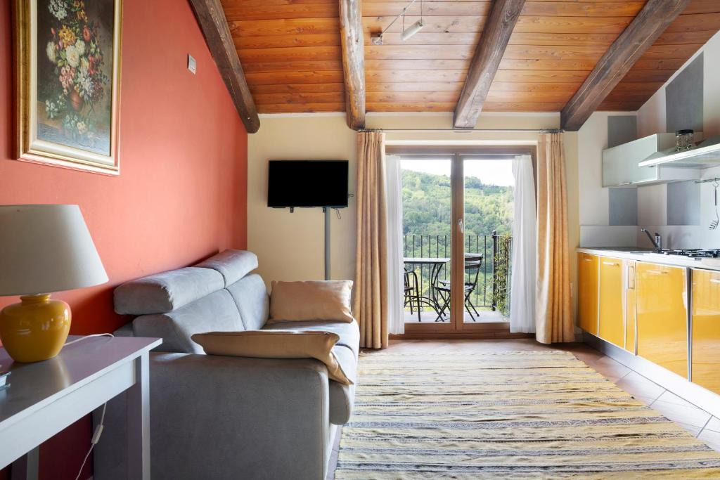 Cerretto Langhe Apartment | La Corte di Langa Alloggio Topazio