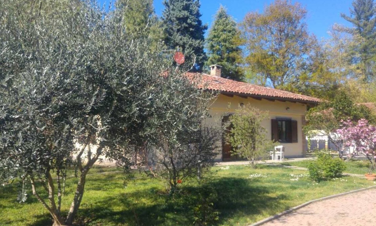 Castelnuovo don Bosco House | La Quercia Holiday Home and the Olive Tree