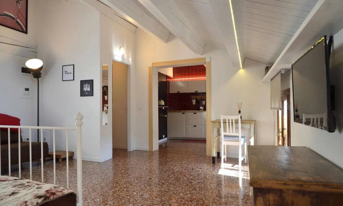 Noale Apartment | La Spiga: Historic studio apartment in Noale (Parking and Lift | Base for VE/PD/TV)