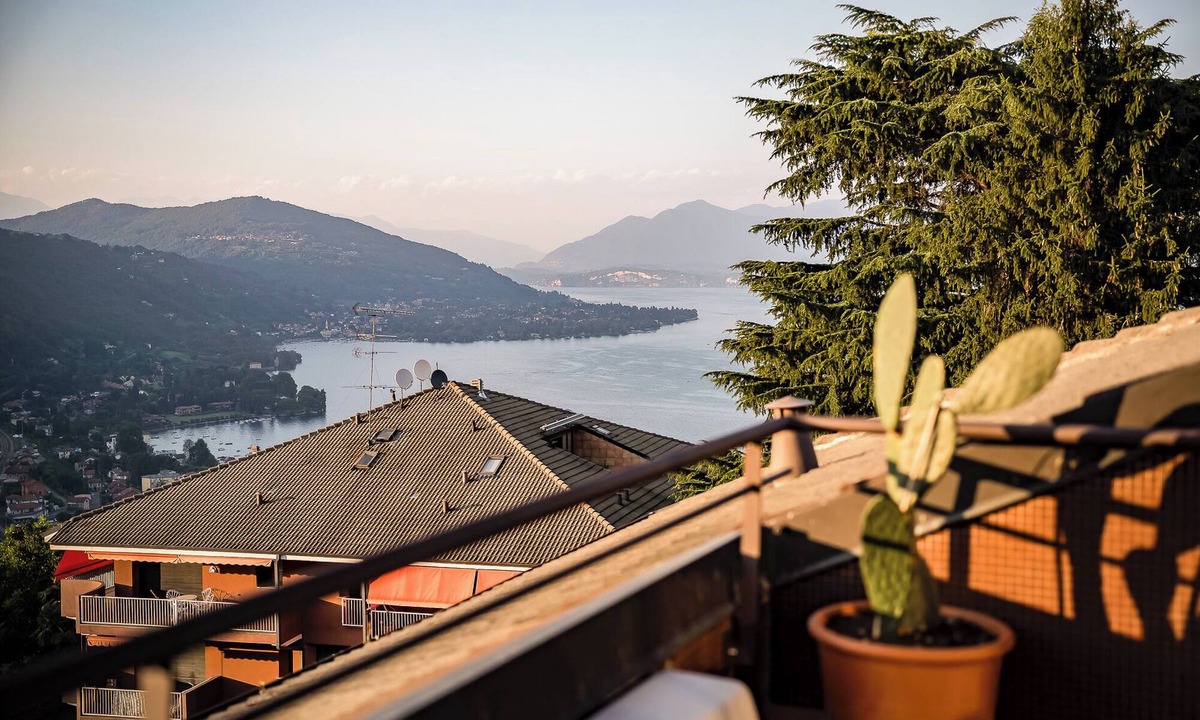 Dagnente Apartment | Lake view attic