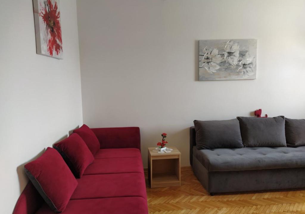 Kopitareva Gradina Apartment | Lara and Nick