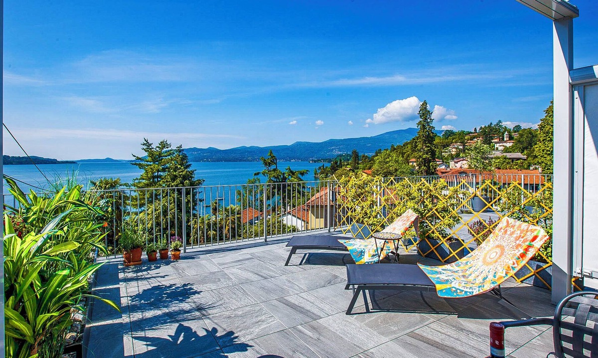 Ghiffa Apartment | Lichtdurchflutetes Loft mit Großer Sonnenterrasse und Traumhafter Seesicht