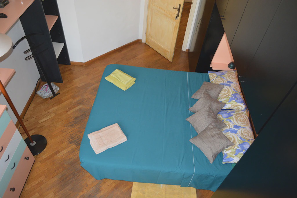 Santo Spirito Apartment | LILYROOM TWO double room with shared bathroom with Lilyroom ONE
