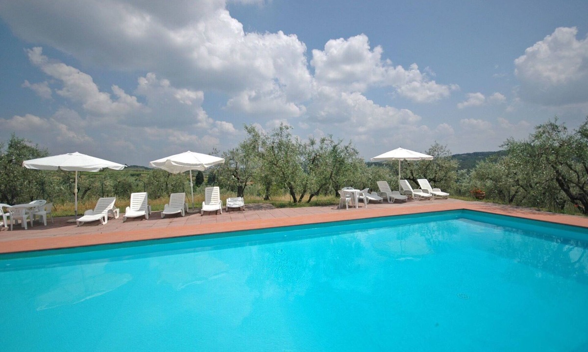 San Casciano in Val di Pesa Apartment | Lovely apartment for 4 guests with WIFI, pool and TV, close to Florence